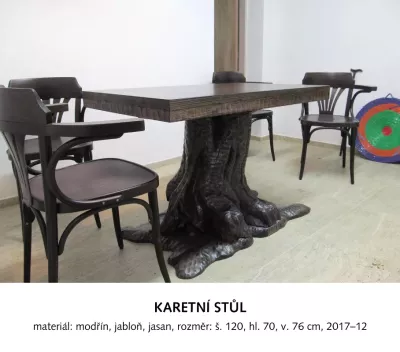 Karetní stůl